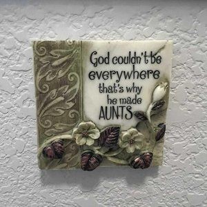 CUTE LITTLE SQUARE WALL DECOR.